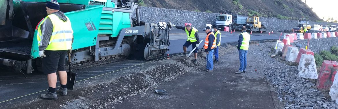 Asfaltan un nuevo tramo de Los Canarios-El Charco en Fuencaliente