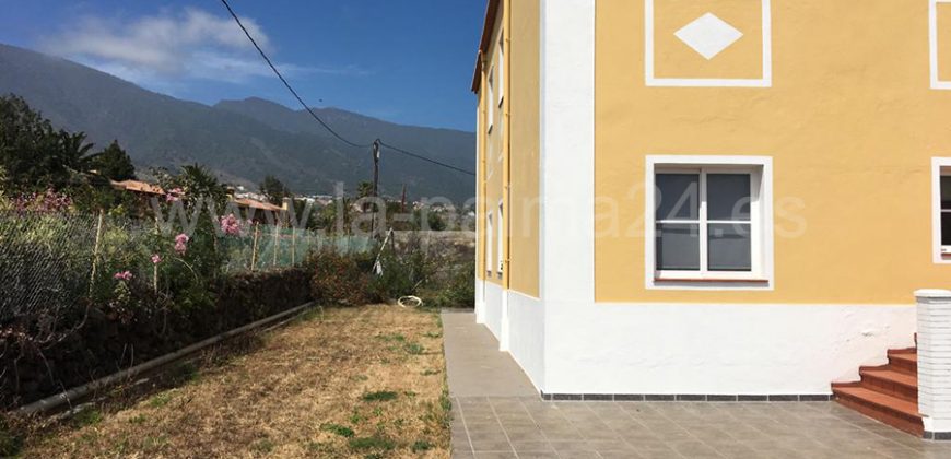 Vier Wohnhäuser in Breña Baja