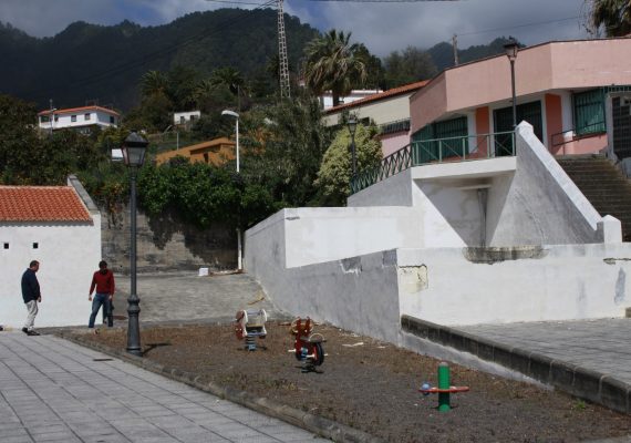 El Ayto. de Santa Cruz de La Palma inicia la rehabilitación de la Casa de la Cultura de Velhoco y su entorno